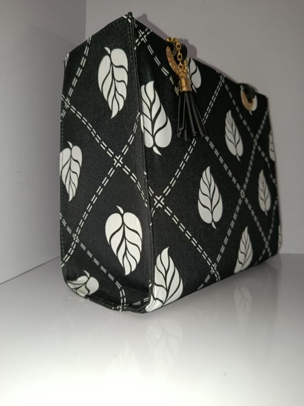 1000336747-scaled-1.jpg The Noir Everyday Tote