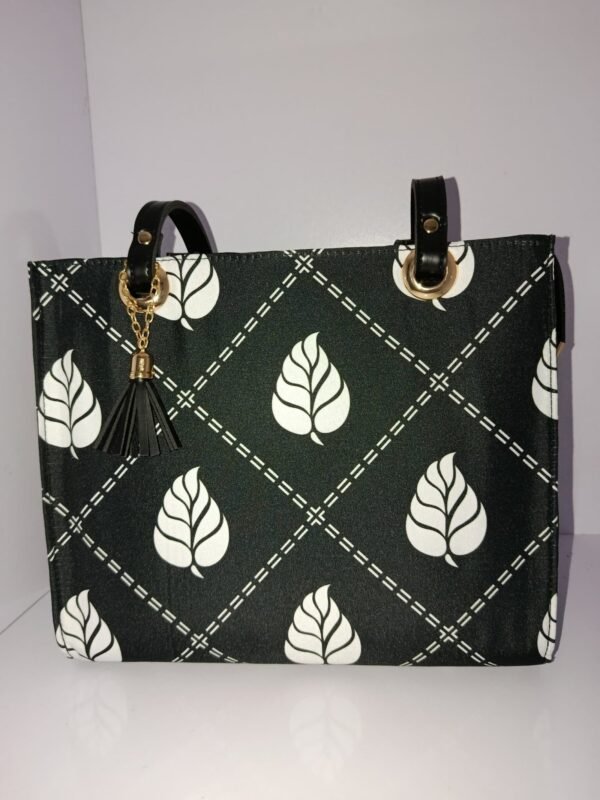 1000336763-scaled-1.jpg The Noir Everyday Tote