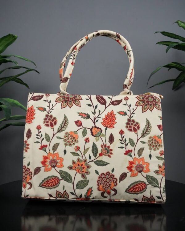 The Blanc Spacious Tote