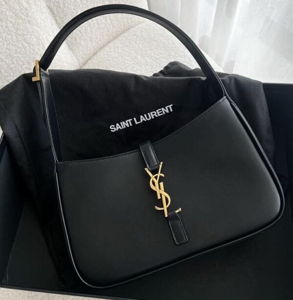 5c49b99e-0eda-4fc1-9469-d4c81e66282e-1.jpeg The Noir Structured Handbag