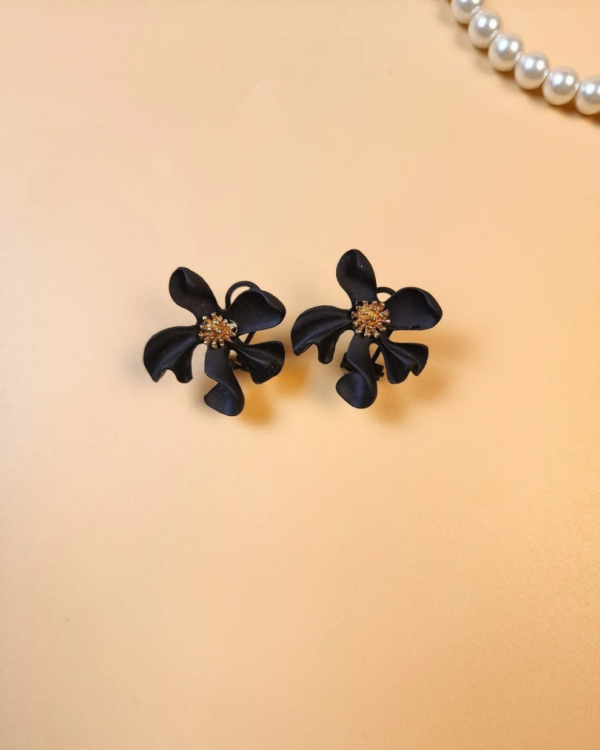 Hibiscus Flower Stud Earrings- Black