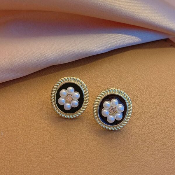 Vintage Pearl Flower Button Stud Earrings